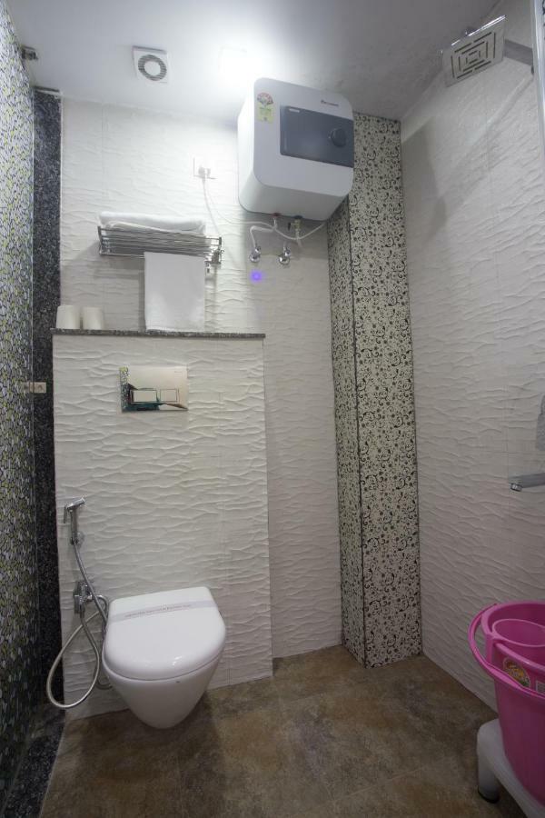 Hotel Harsha International Neu-Delhi Exterior foto