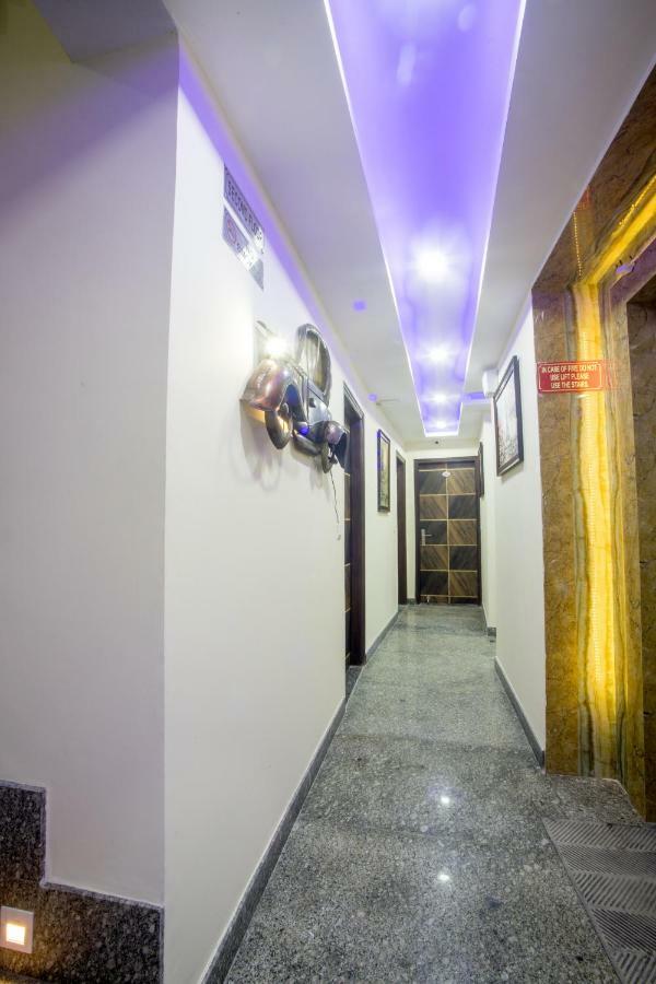 Hotel Harsha International Neu-Delhi Exterior foto